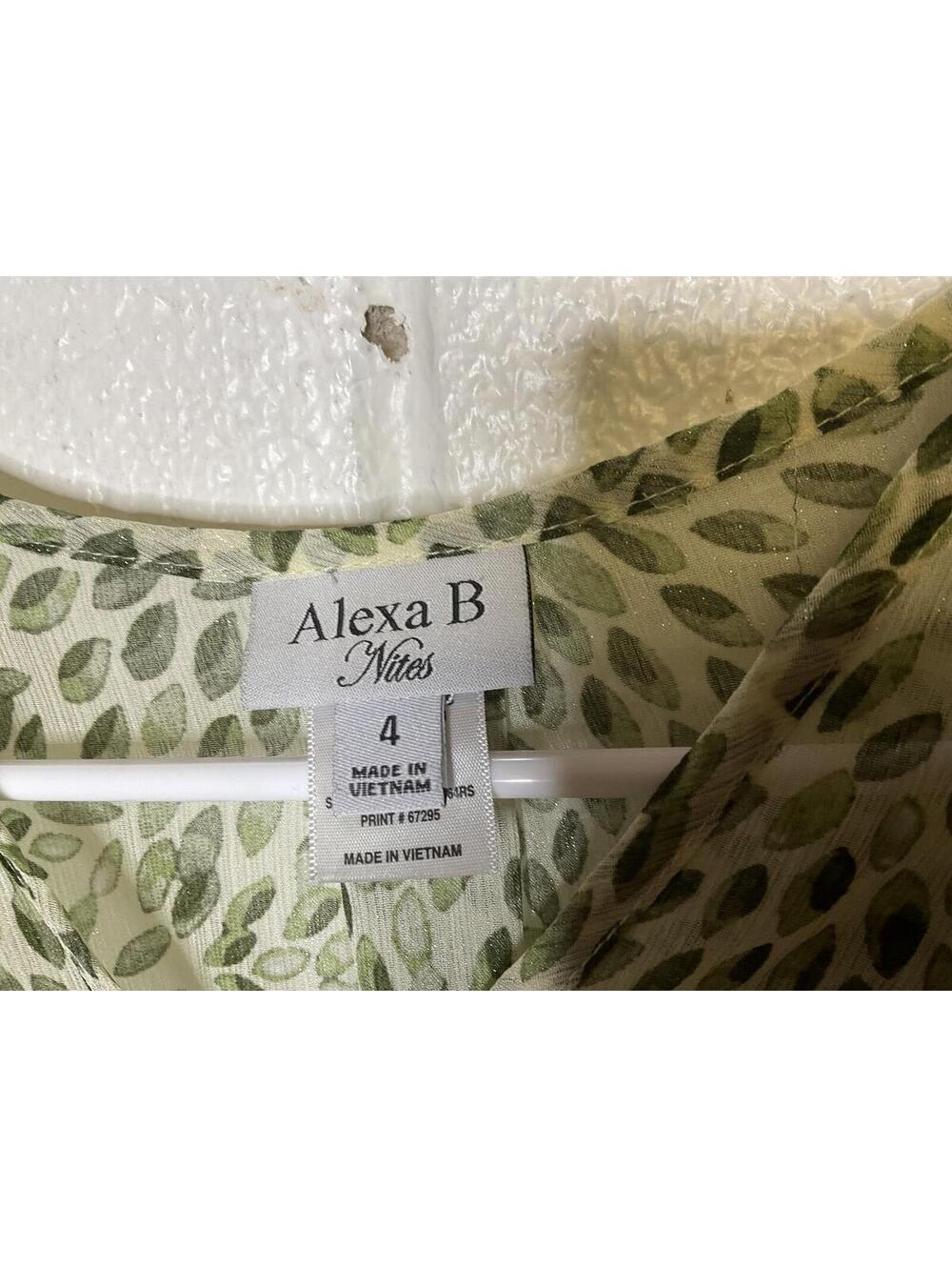 < Alexa B Nites Green Leaf Pattern Long Sleeve Midi Dress > - Picture 2 of 4